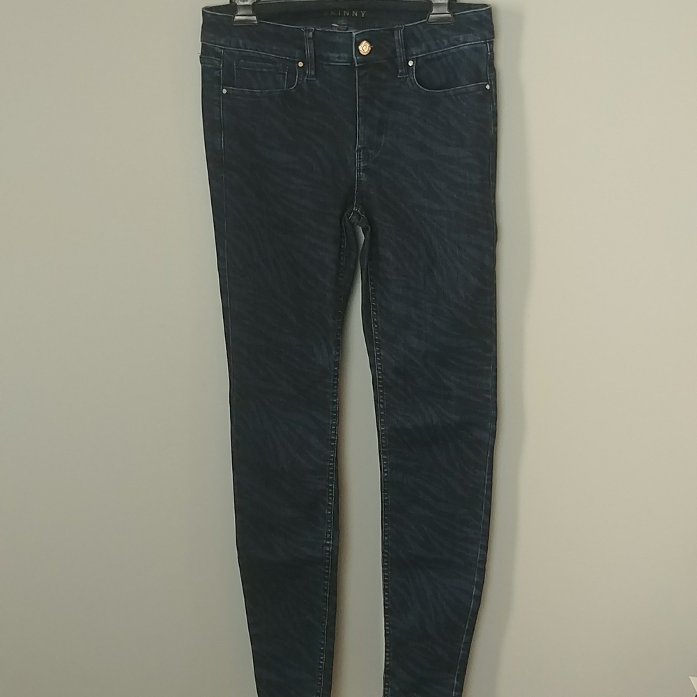 The Skinny Mid-Rinse White House. Black Market Denim Jeans